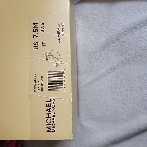 Heels - Picture 5 of 7